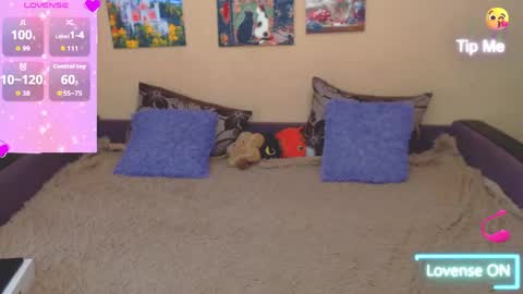 Snapshot of juliasane_ chatting on May 25, 9:37 am Jul online show from May 25, 9:37 am