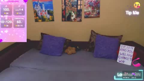 Snapshot of juliasane_ chatting on June 8, 1:55 pm Jul online show from June 8, 1:55 pm