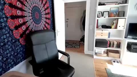 juliasometimes online show from February 27, 3:05 pm