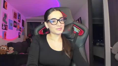 Jeimy Help me to reach 100 thumbs up online show from April 9, 12:54 am