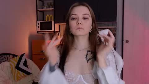 julidropp online show from December 1, 5:40 pm