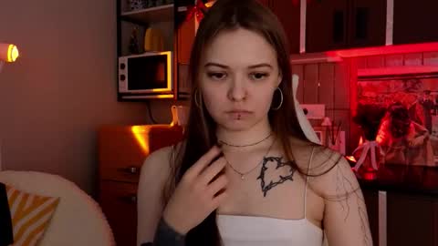 julidropp online show from February 16, 12:45 pm