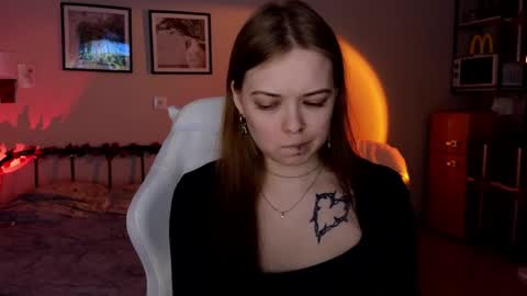 julidropp online show from June 5, 6:46 pm
