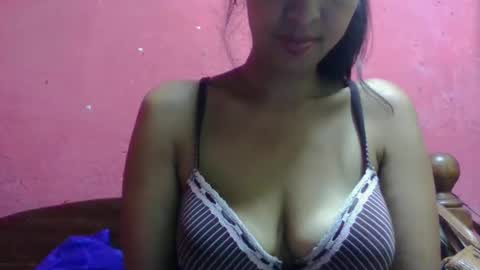 Snapshot of julie0612 chatting on January 18, 5:50 pm julie0612 online show from January 18, 5:50 pm