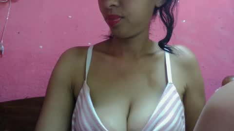 Snapshot of julie0612 chatting on February 3, 11:15 am julie0612 online show from February 3, 11:15 am