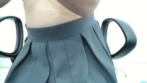 julie9x online show from December 15, 7:56 am