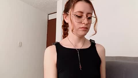 Snapshot of julie_autmn_ chatting on January 31, 7:11 pm yules online show from January 31, 7:11 pm