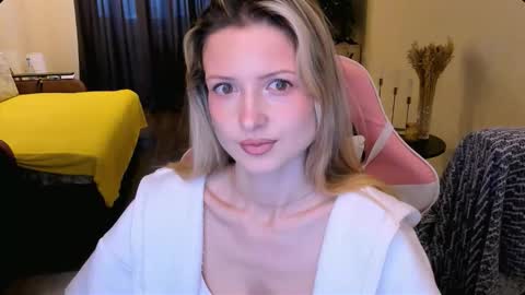 Julie online show from February 6, 4:39 am