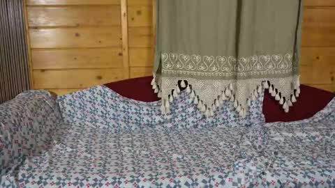 Julie and TheAverageGuy aka Max online show from September 18, 11:51 pm