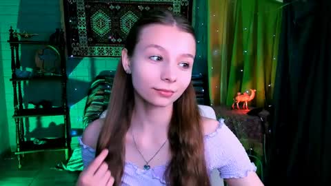 juliedaniel online show from April 14, 4:18 am