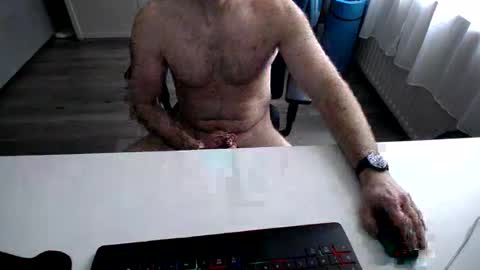 Snapshot of julienneedyou chatting on November 24, 10:15 am julienneedyou online show from November 24, 10:15 am