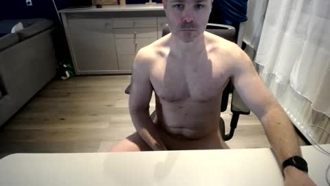 Snapshot of julienneedyou chatting on April 17, 5:43 am julienneedyou online show from April 17, 5:43 am