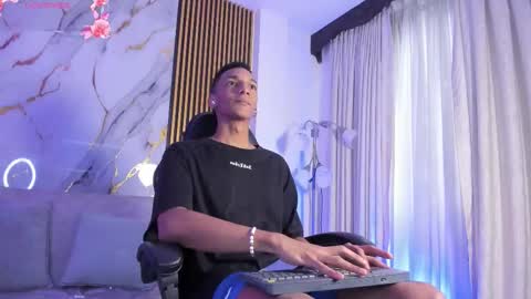 Julien online show from December 22, 11:51 am