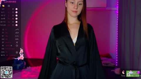 julieqt online show from September 28, 1:27 pm