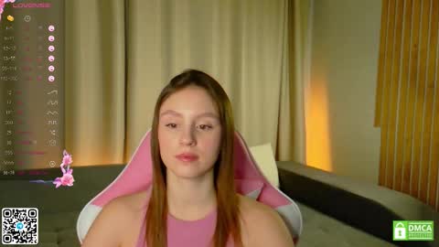 julieqt online show from December 3, 3:25 am