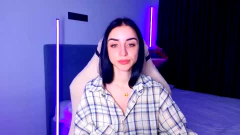 juliet_lu online show from March 19, 7:56 am