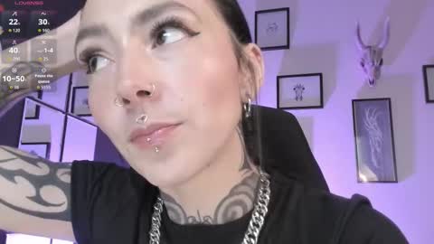 juliet_sourire online show from September 18, 2:08 pm