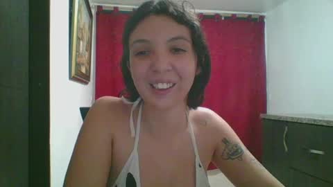 Snapshot of julieta969028 chatting on June 4, 5:35 am Nati online show from June 4, 5:35 am