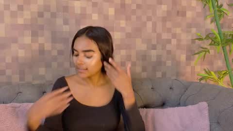 Snapshot of julieta_aguilar chatting on October 20, 8:42 pm Juli online show from October 20, 8:42 pm