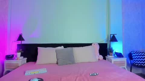 Snapshot of julieta_cortes__ chatting on April 21, 8:12 pm Julieta online show from April 21, 8:12 pm