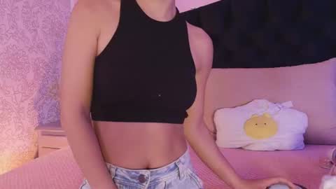 Snapshot of julieta_cortes__ chatting on July 3, 12:44 pm Julieta online show from July 3, 12:44 pm