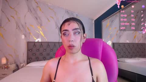 Snapshot of julieta_de_los_angeles chatting on February 17, 3:36 am Julieta online show from February 17, 3:36 am