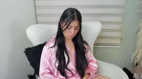Snapshot of julieta_evans_1 chatting on July 18, 1:10 am Julieta online show from July 18, 1:10 am