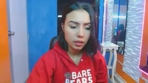 julieta_fn online show from December 3, 1:42 pm