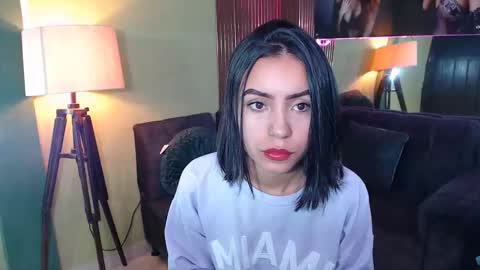 julieta_fn online show from December 4, 2:48 pm