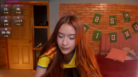Snapshot of julieta_moretti chatting on June 24, 5:28 am Julieta online show from June 24, 5:28 am