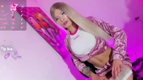 Snapshot of julieta_princess_ chatting on June 18, 4:02 am online show from June 18, 4:02 am