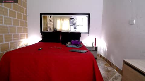 Julieta Rodriguez online show from October 20, 6:19 pm