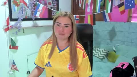 julieta_star69 online show from July 3, 7:09 pm