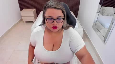 Snapshot of julietacarson chatting on June 2, 7:16 pm J U L IE T A online show from June 2, 7:16 pm
