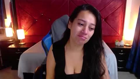 julietacollins06 online show from January 12, 2:33 pm