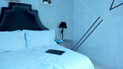 julietakane online show from December 9, 8:44 pm