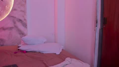 julietakane online show from February 15, 7:51 am