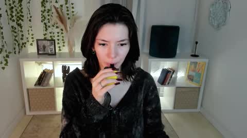 Julieta or Jully online show from October 19, 6:03 am