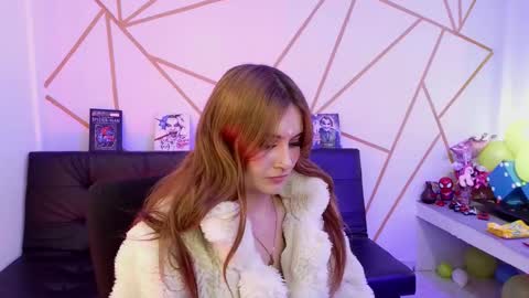 Snapshot of julietathdicapri chatting on November 30, 8:35 pm JULIANA online show from November 30, 8:35 pm