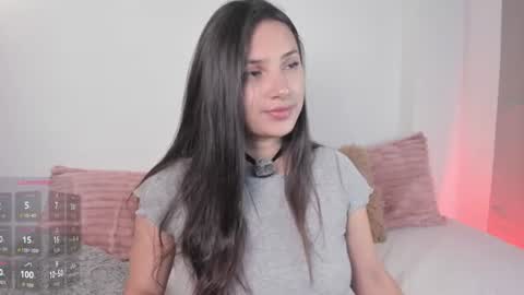 Snapshot of julieth1_ chatting on June 24, 7:13 pm . online show from June 24, 7:13 pm