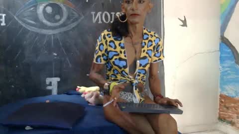 Julieth Wolf online show from February 5, 5:09 pm