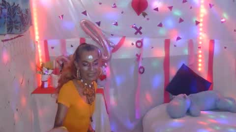 Julieth Wolf online show from February 11, 4:35 pm