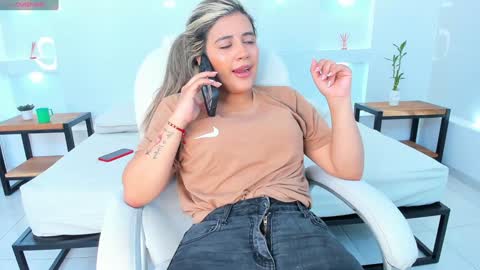 Snapshot of julietha_taylor chatting on January 15, 2:38 am Julietha online show from January 15, 2:38 am