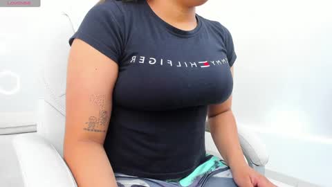 Snapshot of julietha_taylor chatting on January 24, 3:11 am Julietha online show from January 24, 3:11 am