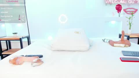 Snapshot of julietha_taylor chatting on February 27, 5:24 am Julietha online show from February 27, 5:24 am
