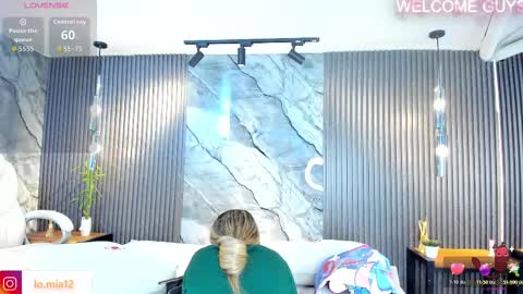 Snapshot of julietha_taylor chatting on November 22, 2:43 am Julietha online show from November 22, 2:43 am