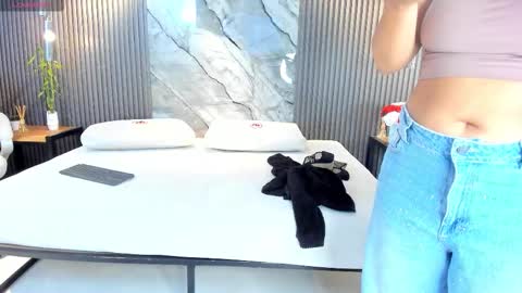 Snapshot of julietha_taylor chatting on November 27, 2:57 am Julietha online show from November 27, 2:57 am