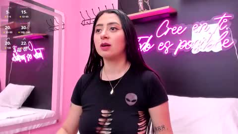 Snapshot of juliethcruz chatting on December 14, 3:28 pm online show from December 14, 3:28 pm