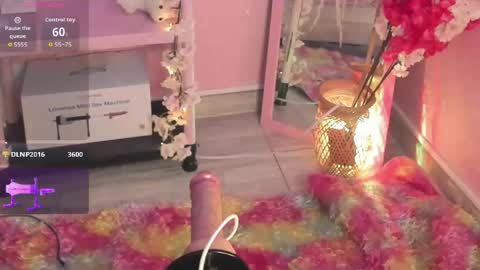 Julieth online show from April 11, 9:30 pm