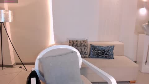 Snapshot of juliettabasset chatting on February 20, 3:08 pm JULIETTA online show from February 20, 3:08 pm